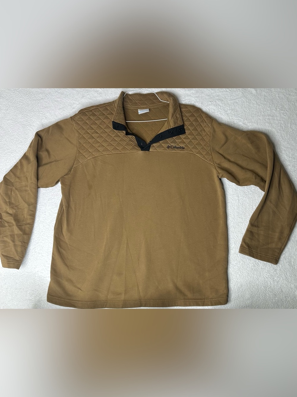 Columbia Men's Quilted Tan Pullover with Black Snap Placket